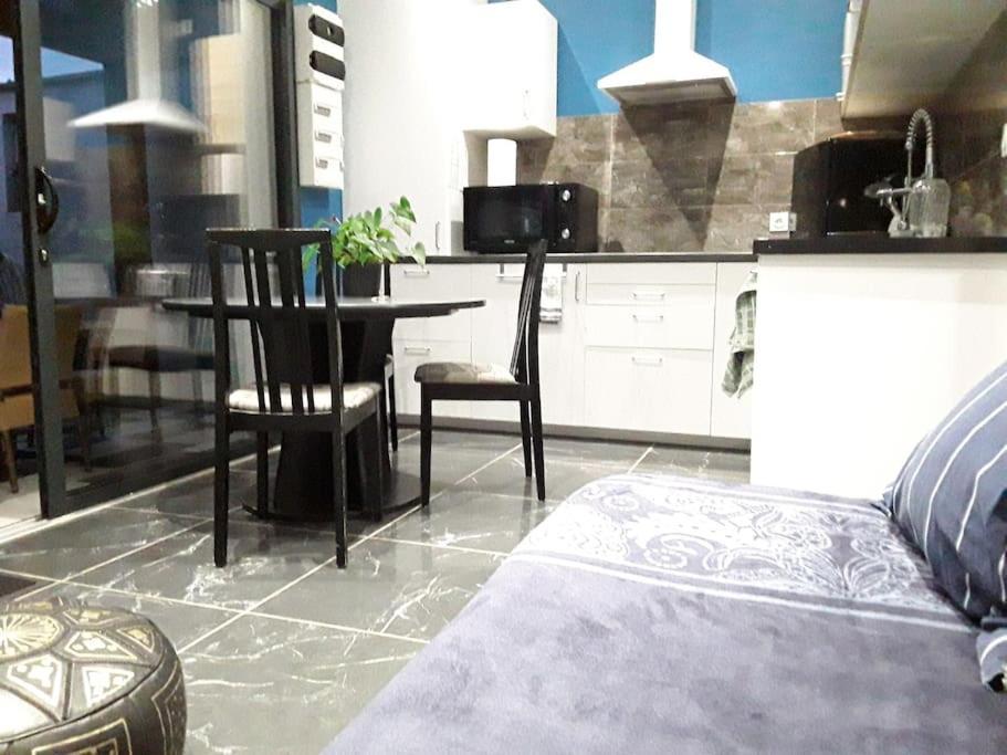 Maisonnette 28 M2 Au Fond Du Jardin Calme&Confort Мондевил Екстериор снимка